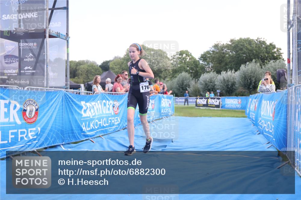25.08.2024 - Elbe Triathlon Hamburg H.Heesch http://msf.ph/oto/6882300 25.08.2024 12:45:40 Ziel 1766, 1778 meine-sportfotos.de