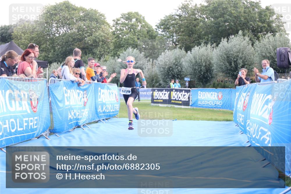 25.08.2024 - Elbe Triathlon Hamburg H.Heesch http://msf.ph/oto/6882305 25.08.2024 12:46:14 Ziel 1775 meine-sportfotos.de