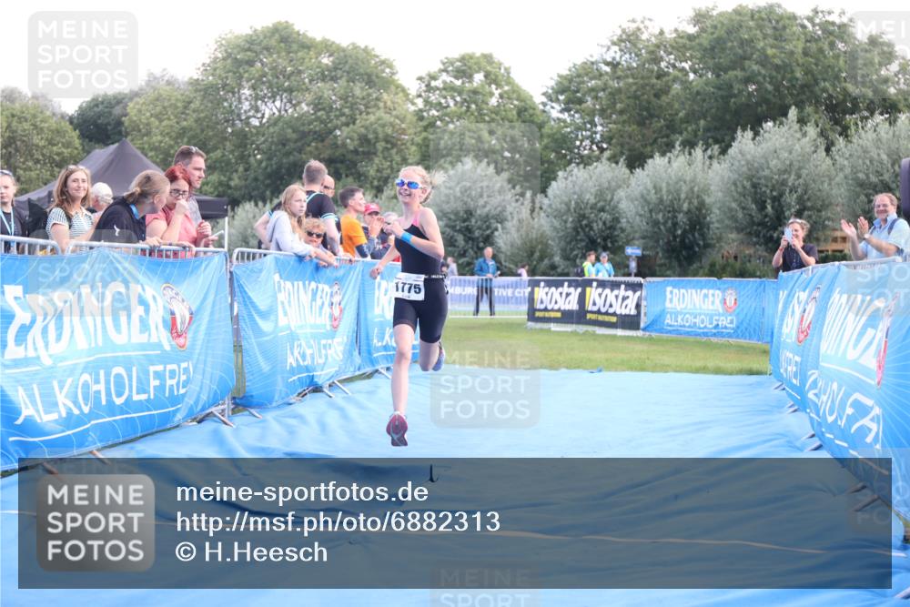 25.08.2024 - Elbe Triathlon Hamburg H.Heesch http://msf.ph/oto/6882313 25.08.2024 12:46:15 Ziel 1775 meine-sportfotos.de
