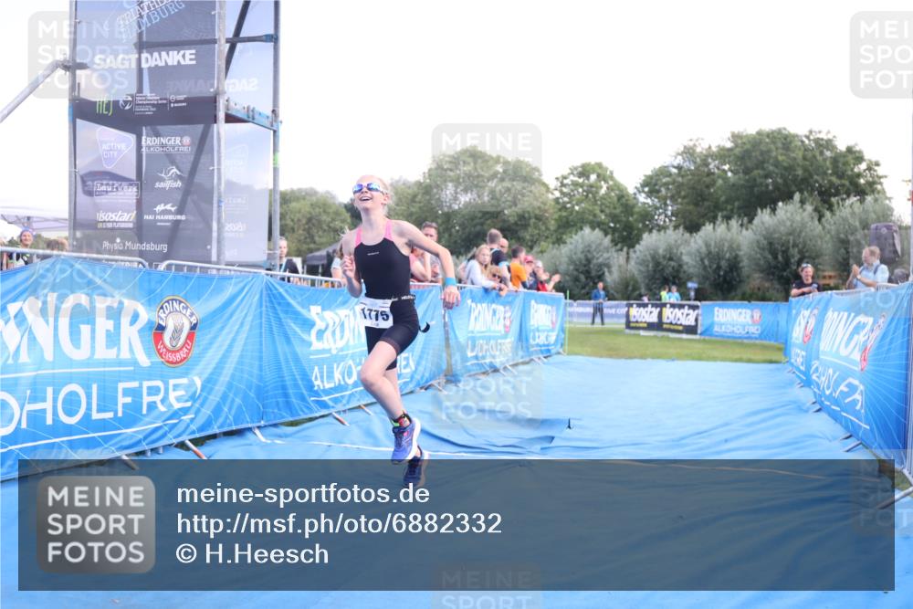 25.08.2024 - Elbe Triathlon Hamburg H.Heesch http://msf.ph/oto/6882332 25.08.2024 12:46:16 Ziel 1775 meine-sportfotos.de