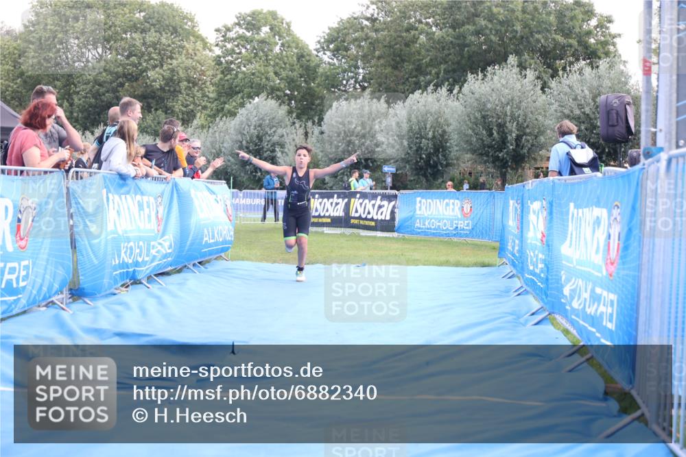 25.08.2024 - Elbe Triathlon Hamburg H.Heesch http://msf.ph/oto/6882340 25.08.2024 12:47:02 Ziel 1753 meine-sportfotos.de