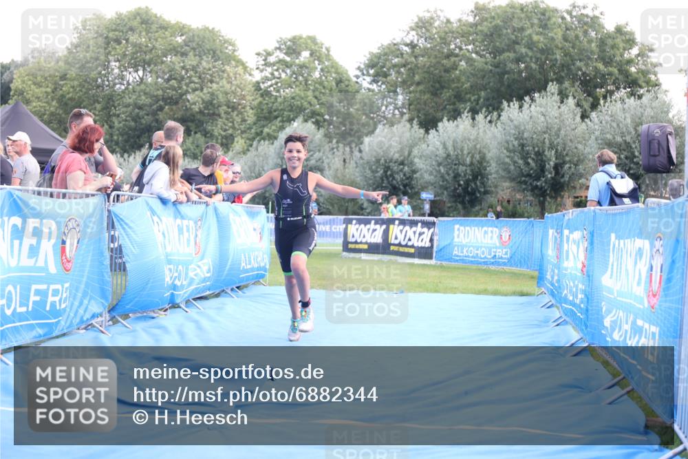 25.08.2024 - Elbe Triathlon Hamburg H.Heesch http://msf.ph/oto/6882344 25.08.2024 12:47:04 Ziel 1753, 1770 meine-sportfotos.de