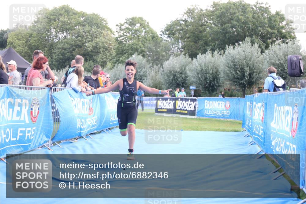 25.08.2024 - Elbe Triathlon Hamburg H.Heesch http://msf.ph/oto/6882346 25.08.2024 12:47:04 Ziel 1753, 1770 meine-sportfotos.de