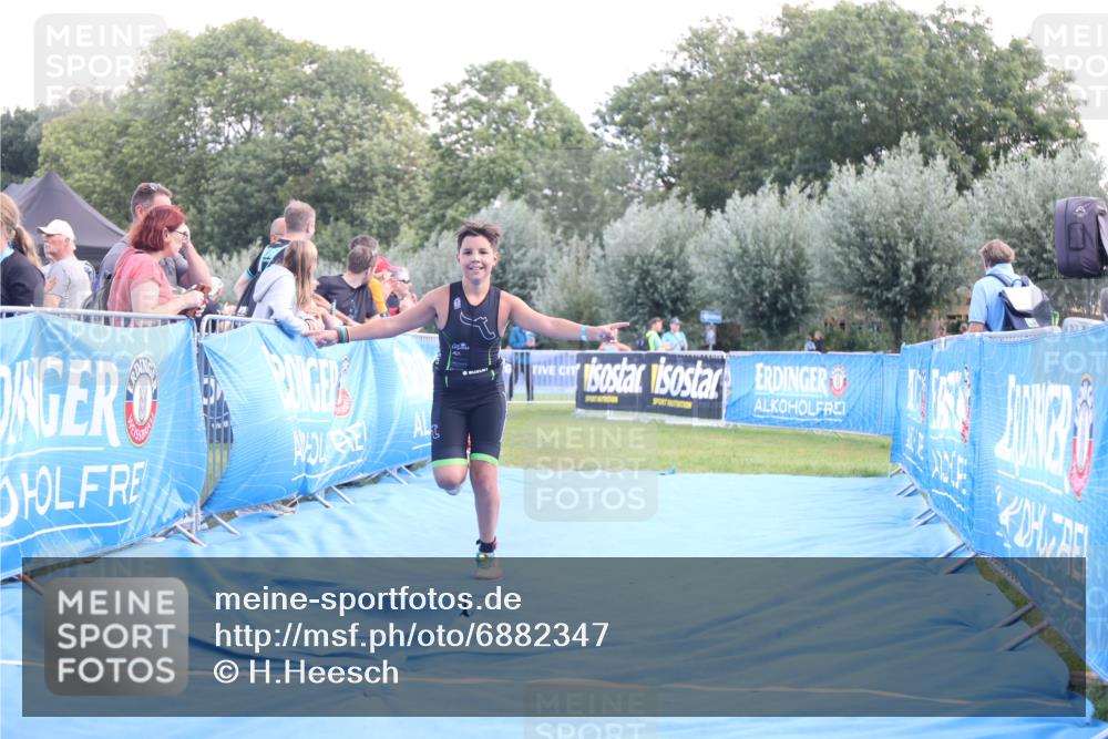 25.08.2024 - Elbe Triathlon Hamburg H.Heesch http://msf.ph/oto/6882347 25.08.2024 12:47:04 Ziel 1753, 1770 meine-sportfotos.de