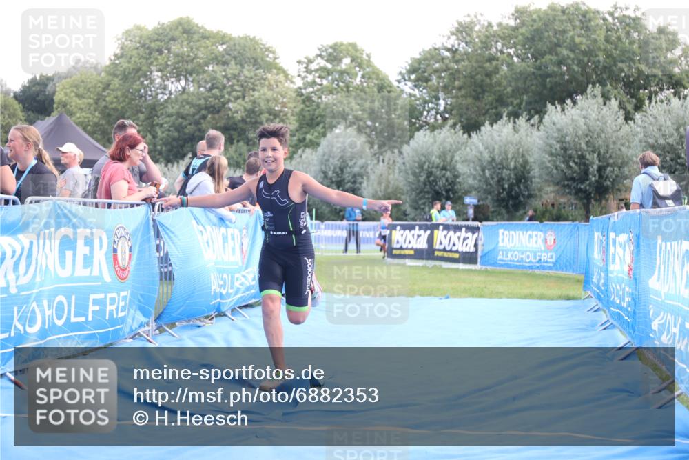 25.08.2024 - Elbe Triathlon Hamburg H.Heesch http://msf.ph/oto/6882353 25.08.2024 12:47:04 Ziel 1753, 1770 meine-sportfotos.de