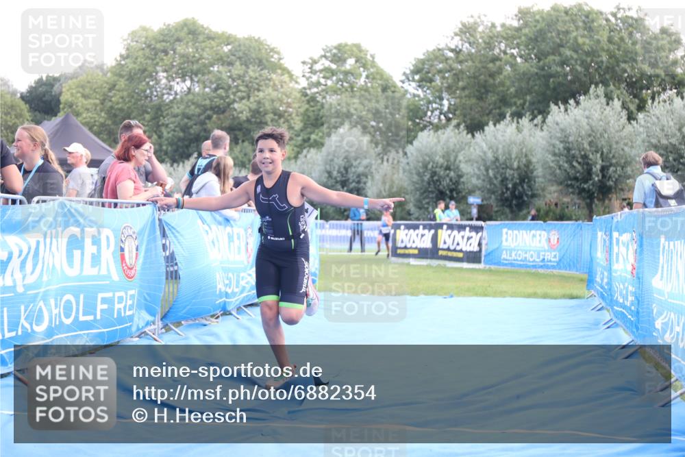 25.08.2024 - Elbe Triathlon Hamburg H.Heesch http://msf.ph/oto/6882354 25.08.2024 12:47:04 Ziel 1753, 1770 meine-sportfotos.de