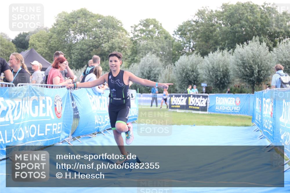 25.08.2024 - Elbe Triathlon Hamburg H.Heesch http://msf.ph/oto/6882355 25.08.2024 12:47:04 Ziel 1753, 1770 meine-sportfotos.de