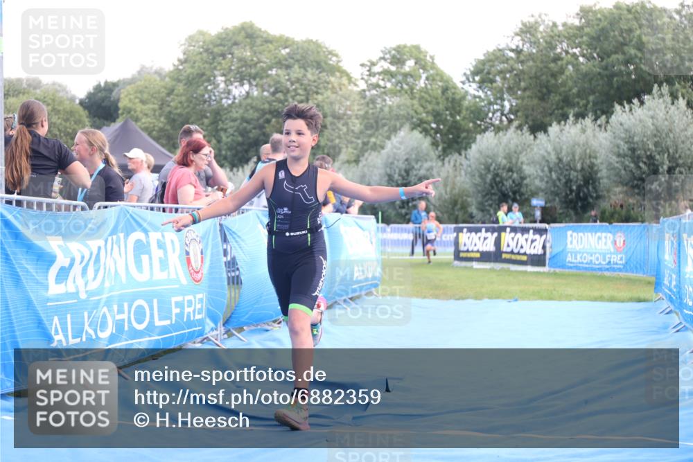 25.08.2024 - Elbe Triathlon Hamburg H.Heesch http://msf.ph/oto/6882359 25.08.2024 12:47:04 Ziel 1753, 1770 meine-sportfotos.de