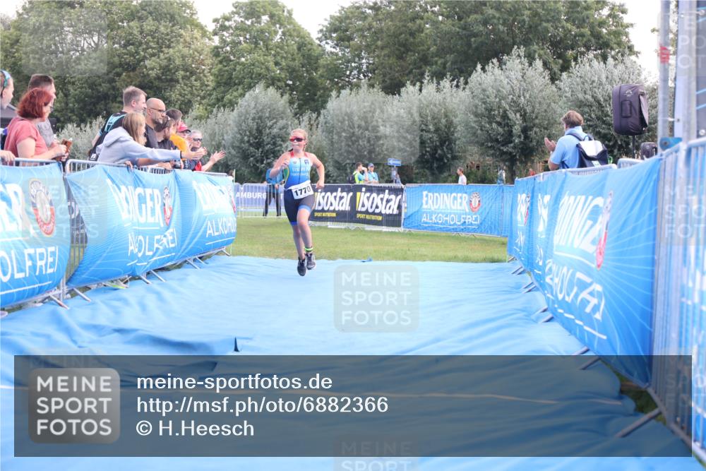 25.08.2024 - Elbe Triathlon Hamburg H.Heesch http://msf.ph/oto/6882366 25.08.2024 12:47:10 Ziel 1753, 1770 meine-sportfotos.de