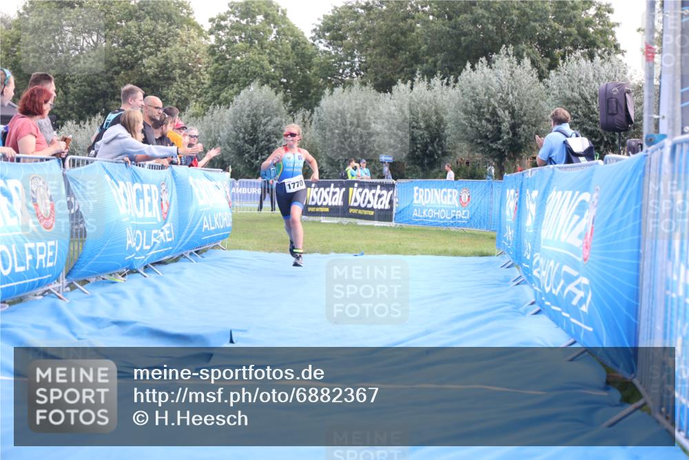 25.08.2024 - Elbe Triathlon Hamburg H.Heesch http://msf.ph/oto/6882367 25.08.2024 12:47:10 Ziel 1753, 1770 meine-sportfotos.de