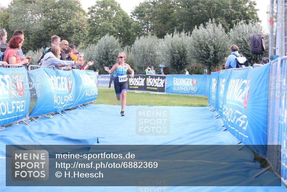 25.08.2024 - Elbe Triathlon Hamburg H.Heesch http://msf.ph/oto/6882369 25.08.2024 12:47:10 Ziel 1753, 1770 meine-sportfotos.de