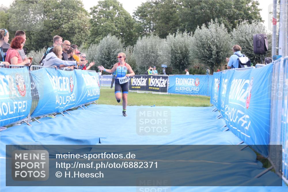 25.08.2024 - Elbe Triathlon Hamburg H.Heesch http://msf.ph/oto/6882371 25.08.2024 12:47:10 Ziel 1753, 1770 meine-sportfotos.de
