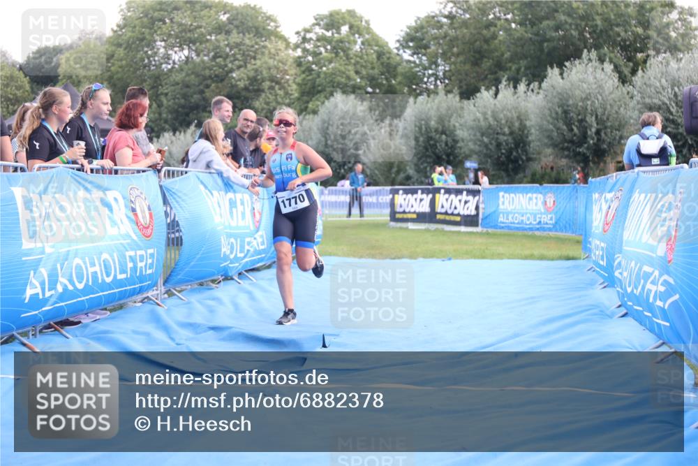 25.08.2024 - Elbe Triathlon Hamburg H.Heesch http://msf.ph/oto/6882378 25.08.2024 12:47:11 Ziel 1753, 1770 meine-sportfotos.de