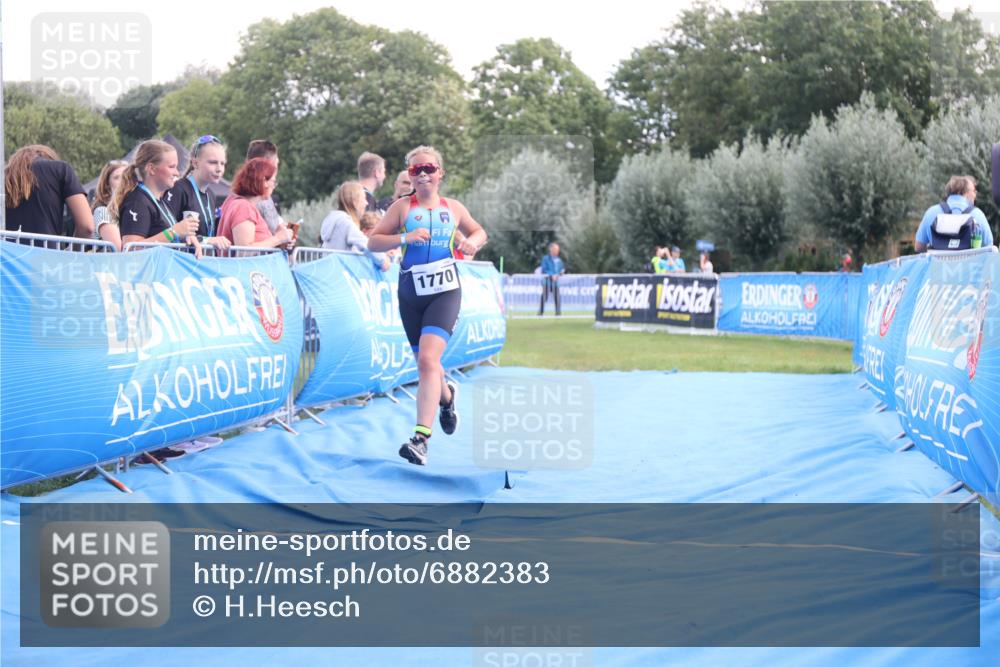 25.08.2024 - Elbe Triathlon Hamburg H.Heesch http://msf.ph/oto/6882383 25.08.2024 12:47:11 Ziel 1753, 1770 meine-sportfotos.de