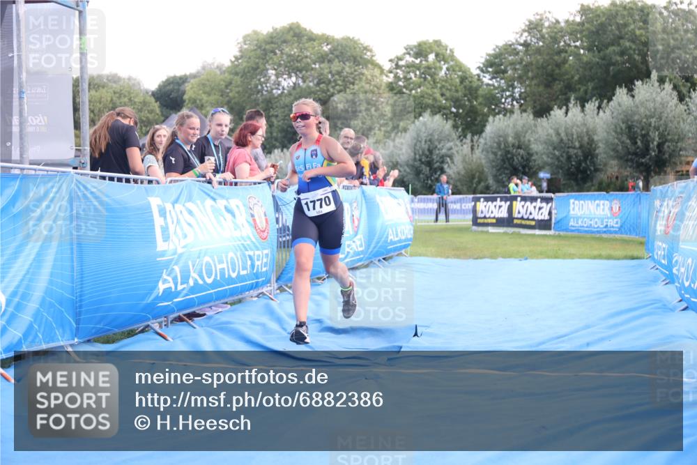 25.08.2024 - Elbe Triathlon Hamburg H.Heesch http://msf.ph/oto/6882386 25.08.2024 12:47:12 Ziel 1753, 1770 meine-sportfotos.de