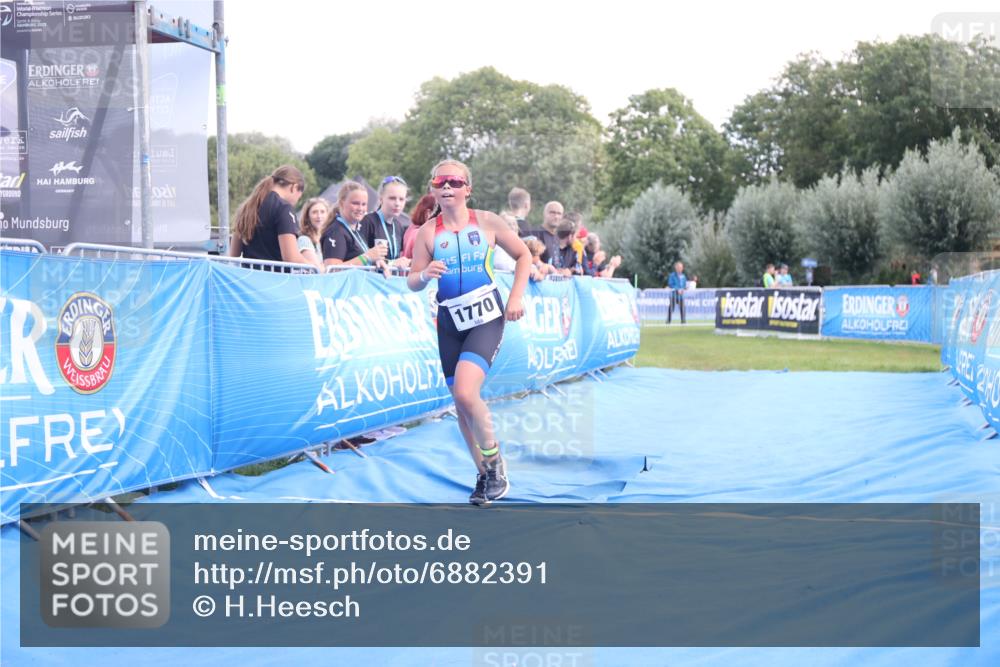 25.08.2024 - Elbe Triathlon Hamburg H.Heesch http://msf.ph/oto/6882391 25.08.2024 12:47:12 Ziel 1753, 1770 meine-sportfotos.de