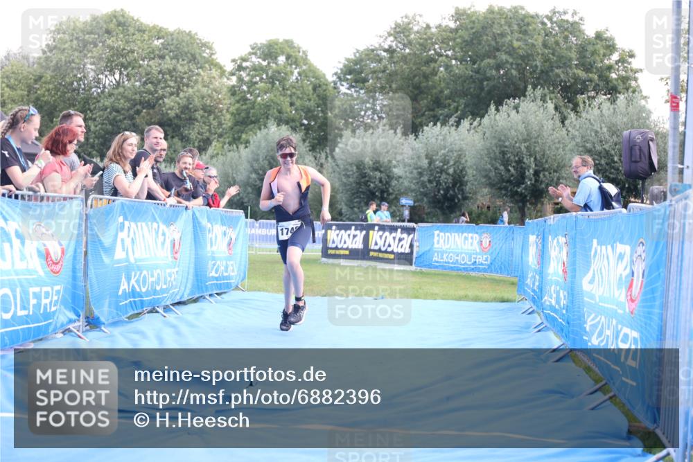 25.08.2024 - Elbe Triathlon Hamburg H.Heesch http://msf.ph/oto/6882396 25.08.2024 12:47:27 Ziel 1749 meine-sportfotos.de