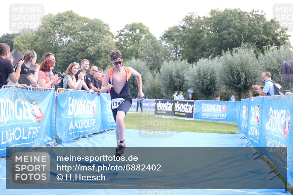 25.08.2024 - Elbe Triathlon Hamburg H.Heesch http://msf.ph/oto/6882402 25.08.2024 12:47:27 Ziel 1749 meine-sportfotos.de
