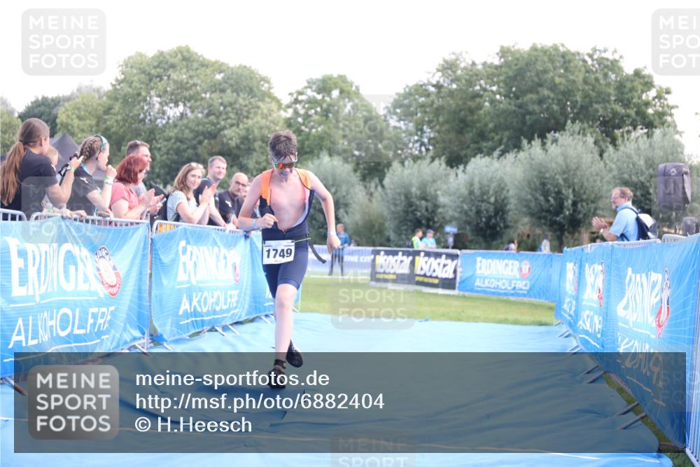 25.08.2024 - Elbe Triathlon Hamburg H.Heesch http://msf.ph/oto/6882404 25.08.2024 12:47:27 Ziel 1749 meine-sportfotos.de