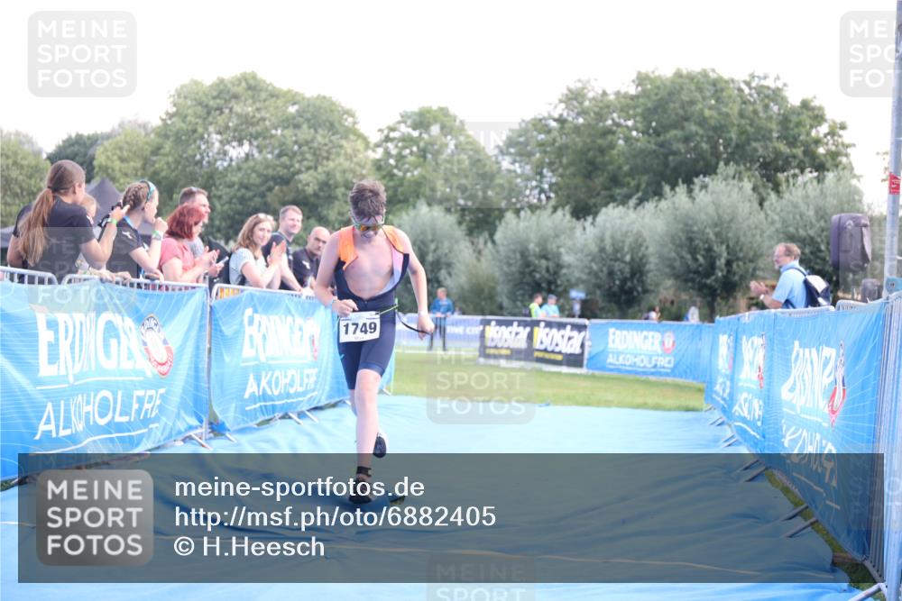 25.08.2024 - Elbe Triathlon Hamburg H.Heesch http://msf.ph/oto/6882405 25.08.2024 12:47:27 Ziel 1749 meine-sportfotos.de