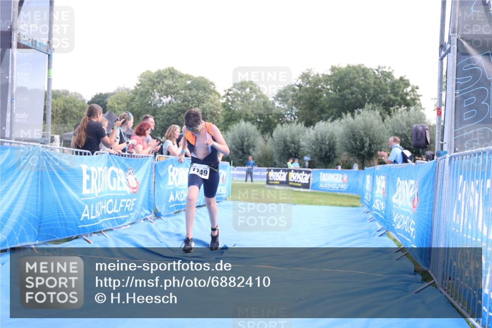 25.08.2024 - Elbe Triathlon Hamburg H.Heesch http://msf.ph/oto/6882410 25.08.2024 12:47:28 Ziel 1749 meine-sportfotos.de