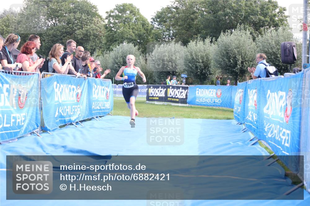 25.08.2024 - Elbe Triathlon Hamburg H.Heesch http://msf.ph/oto/6882421 25.08.2024 12:47:38 Ziel 1768 meine-sportfotos.de