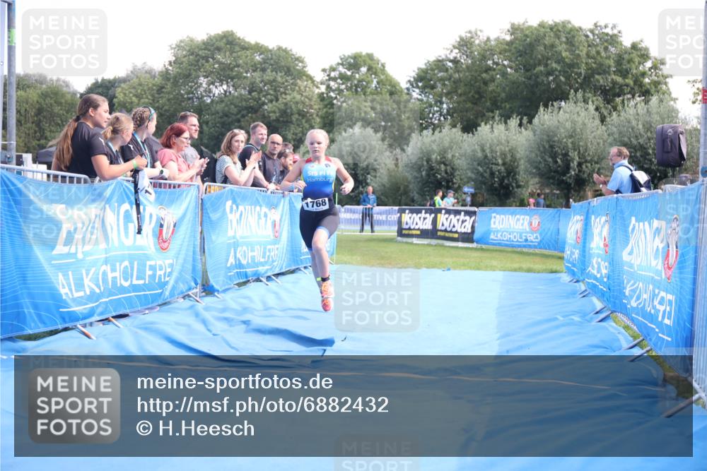 25.08.2024 - Elbe Triathlon Hamburg H.Heesch http://msf.ph/oto/6882432 25.08.2024 12:47:38 Ziel 1768 meine-sportfotos.de