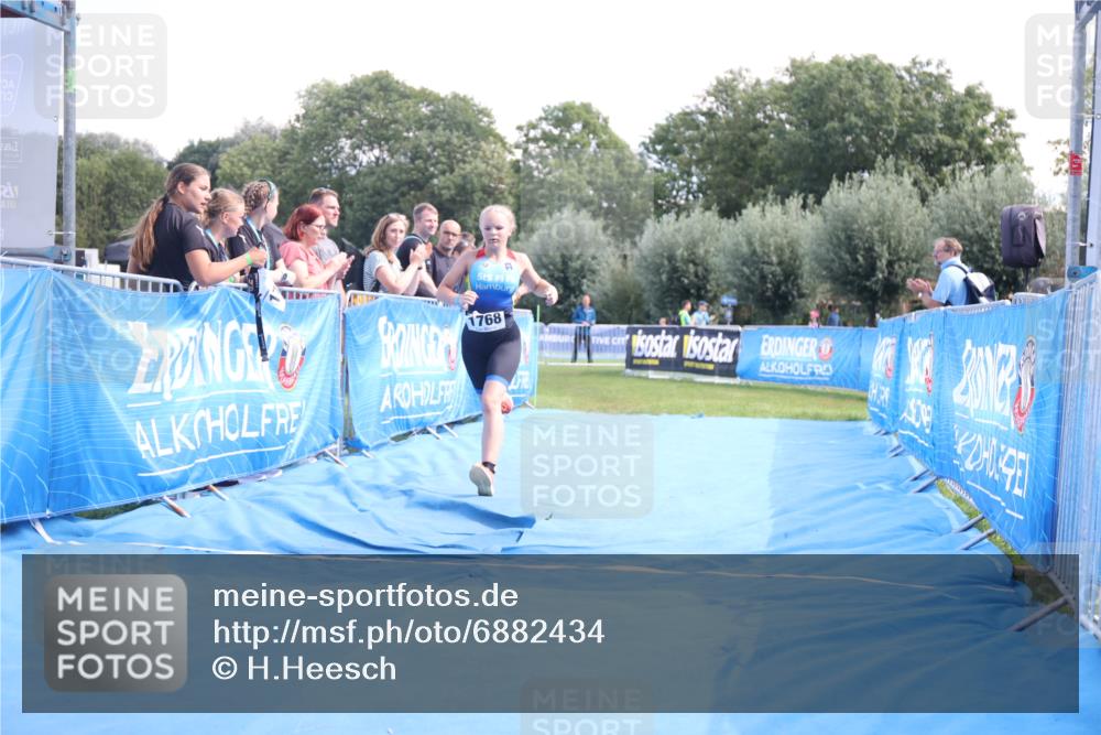 25.08.2024 - Elbe Triathlon Hamburg H.Heesch http://msf.ph/oto/6882434 25.08.2024 12:47:39 Ziel 1768 meine-sportfotos.de