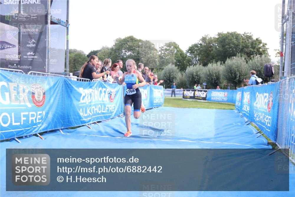 25.08.2024 - Elbe Triathlon Hamburg H.Heesch http://msf.ph/oto/6882442 25.08.2024 12:47:39 Ziel 1768 meine-sportfotos.de