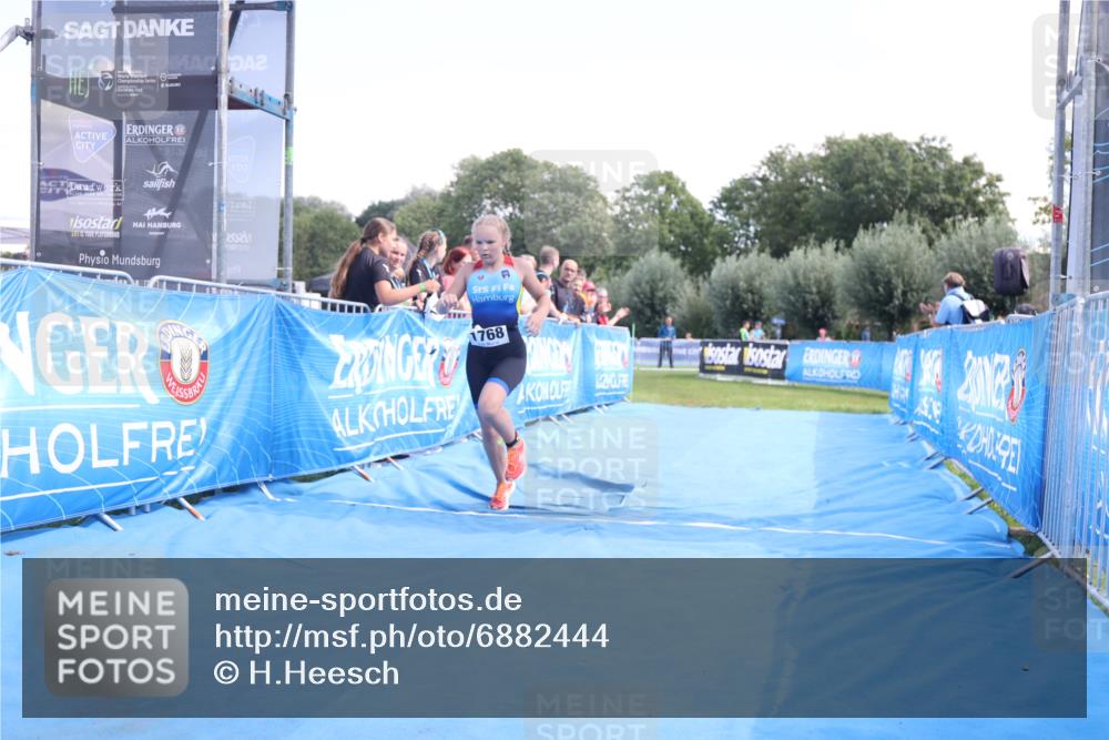 25.08.2024 - Elbe Triathlon Hamburg H.Heesch http://msf.ph/oto/6882444 25.08.2024 12:47:39 Ziel 1768 meine-sportfotos.de