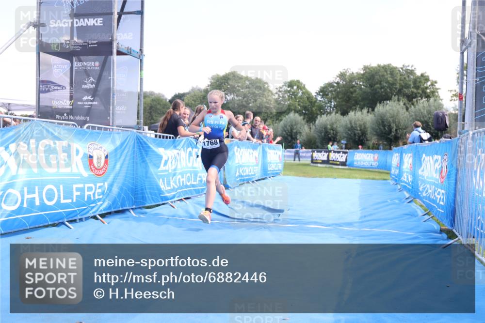 25.08.2024 - Elbe Triathlon Hamburg H.Heesch http://msf.ph/oto/6882446 25.08.2024 12:47:39 Ziel 1768 meine-sportfotos.de