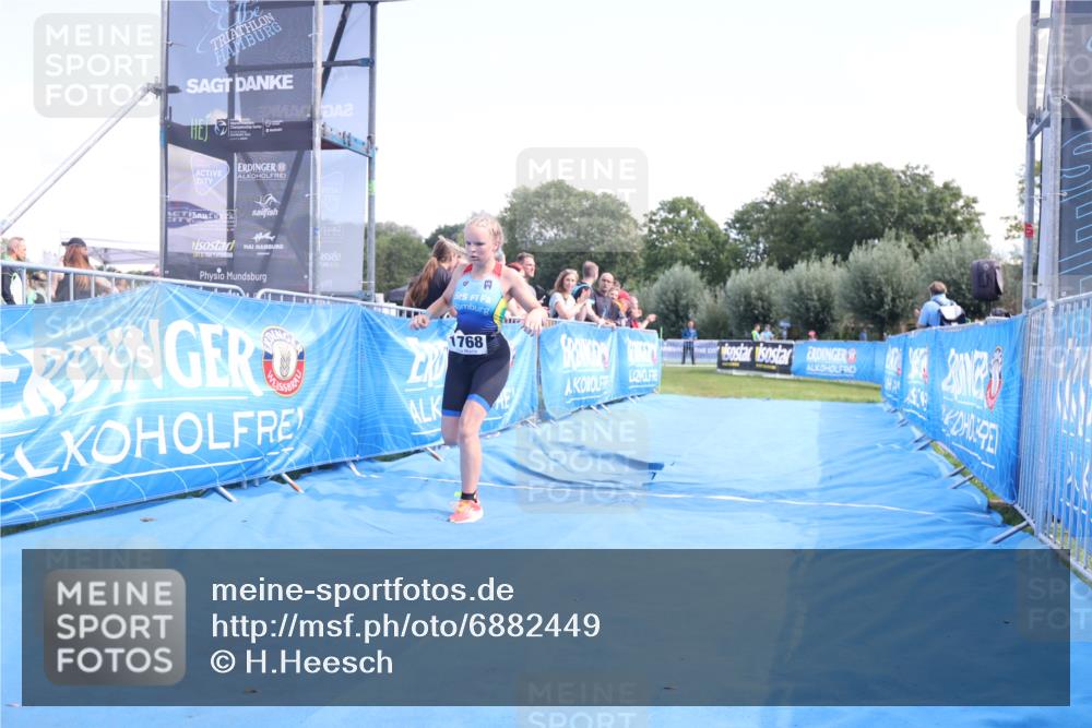 25.08.2024 - Elbe Triathlon Hamburg H.Heesch http://msf.ph/oto/6882449 25.08.2024 12:47:39 Ziel 1768 meine-sportfotos.de