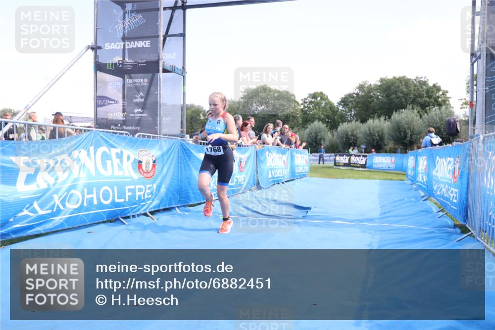 25.08.2024 - Elbe Triathlon Hamburg H.Heesch http://msf.ph/oto/6882451 25.08.2024 12:47:39 Ziel 1768 meine-sportfotos.de