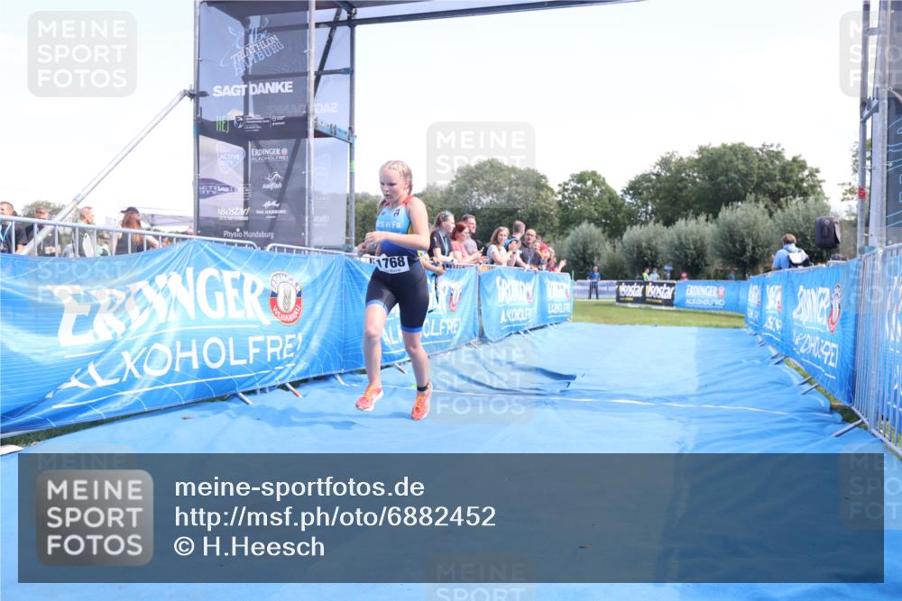 25.08.2024 - Elbe Triathlon Hamburg H.Heesch http://msf.ph/oto/6882452 25.08.2024 12:47:39 Ziel 1768 meine-sportfotos.de
