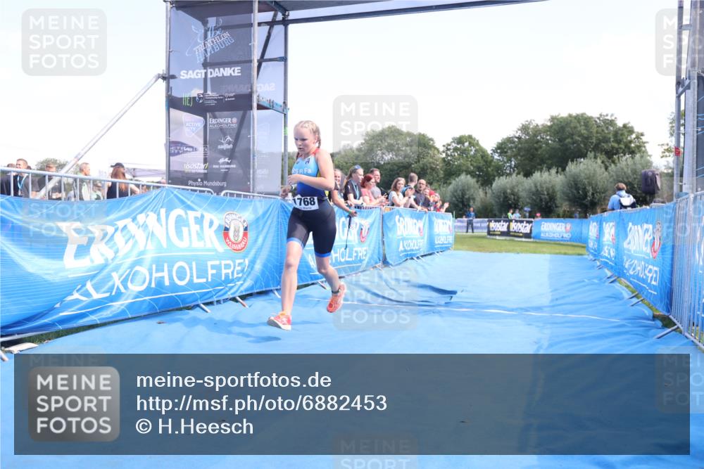 25.08.2024 - Elbe Triathlon Hamburg H.Heesch http://msf.ph/oto/6882453 25.08.2024 12:47:40 Ziel 1768 meine-sportfotos.de
