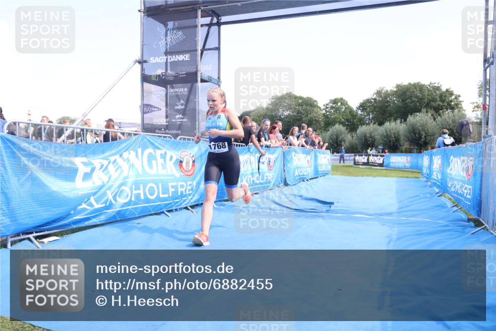 25.08.2024 - Elbe Triathlon Hamburg H.Heesch http://msf.ph/oto/6882455 25.08.2024 12:47:40 Ziel 1768 meine-sportfotos.de