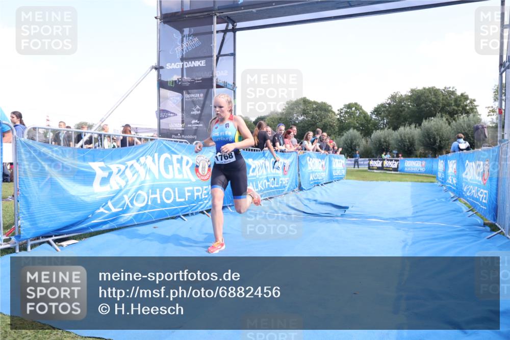 25.08.2024 - Elbe Triathlon Hamburg H.Heesch http://msf.ph/oto/6882456 25.08.2024 12:47:40 Ziel 1768 meine-sportfotos.de