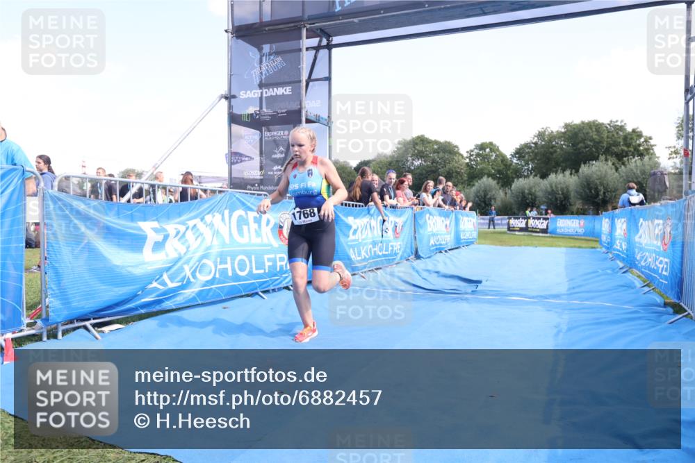 25.08.2024 - Elbe Triathlon Hamburg H.Heesch http://msf.ph/oto/6882457 25.08.2024 12:47:40 Ziel 1768 meine-sportfotos.de