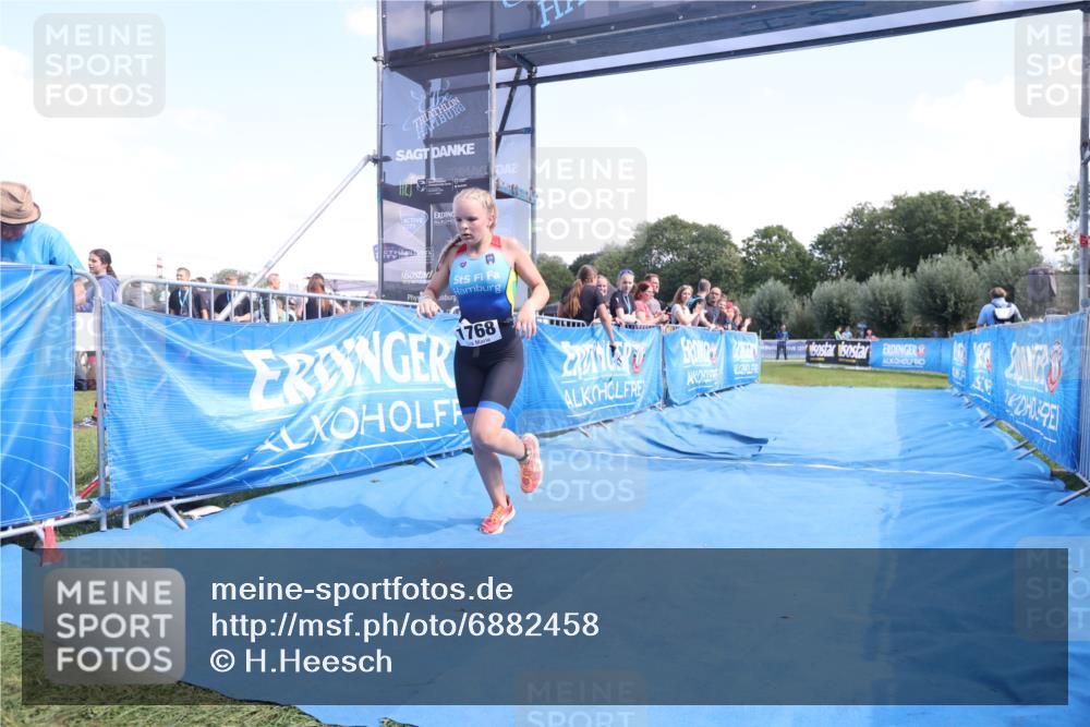 25.08.2024 - Elbe Triathlon Hamburg H.Heesch http://msf.ph/oto/6882458 25.08.2024 12:47:40 Ziel 1768 meine-sportfotos.de