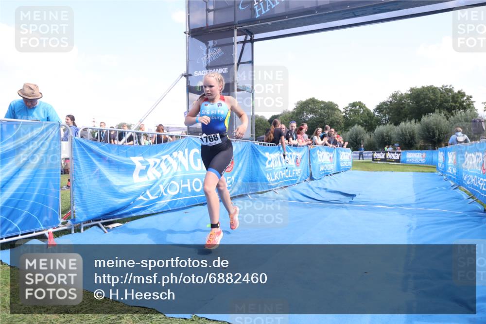 25.08.2024 - Elbe Triathlon Hamburg H.Heesch http://msf.ph/oto/6882460 25.08.2024 12:47:40 Ziel 1768 meine-sportfotos.de