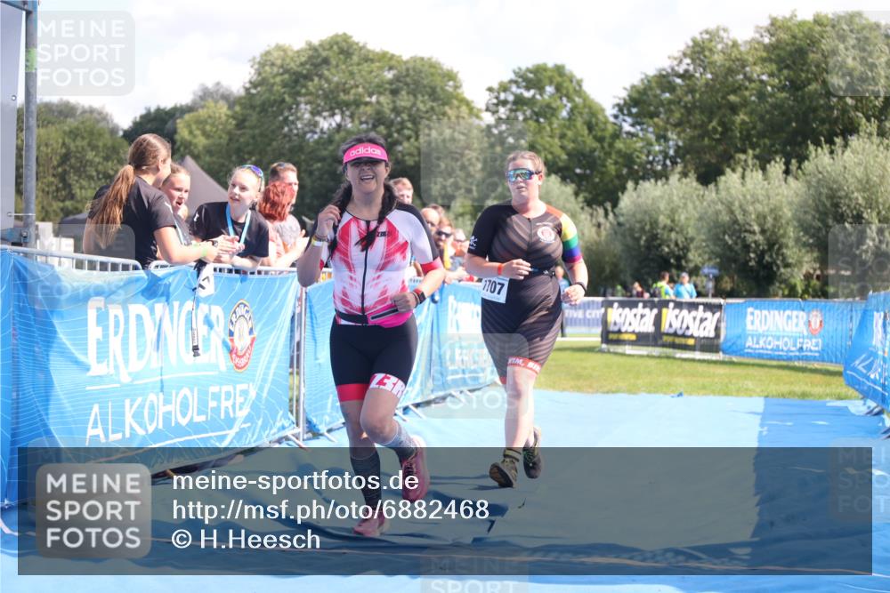 25.08.2024 - Elbe Triathlon Hamburg H.Heesch http://msf.ph/oto/6882468 25.08.2024 12:47:56 Ziel 1551, 1707 meine-sportfotos.de