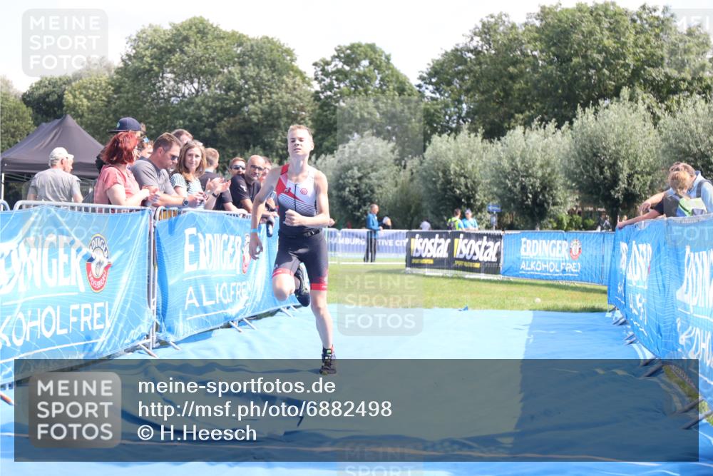 25.08.2024 - Elbe Triathlon Hamburg H.Heesch http://msf.ph/oto/6882498 25.08.2024 12:48:37 Ziel 1757 meine-sportfotos.de