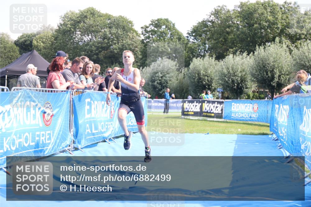 25.08.2024 - Elbe Triathlon Hamburg H.Heesch http://msf.ph/oto/6882499 25.08.2024 12:48:37 Ziel 1757 meine-sportfotos.de