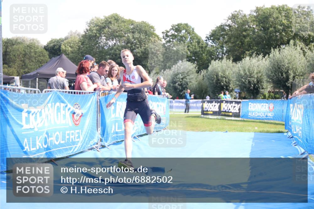 25.08.2024 - Elbe Triathlon Hamburg H.Heesch http://msf.ph/oto/6882502 25.08.2024 12:48:37 Ziel 1757 meine-sportfotos.de
