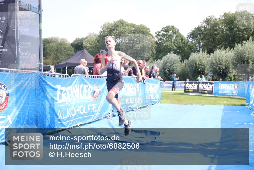25.08.2024 - Elbe Triathlon Hamburg H.Heesch http://msf.ph/oto/6882506 25.08.2024 12:48:38 Ziel 1757 meine-sportfotos.de