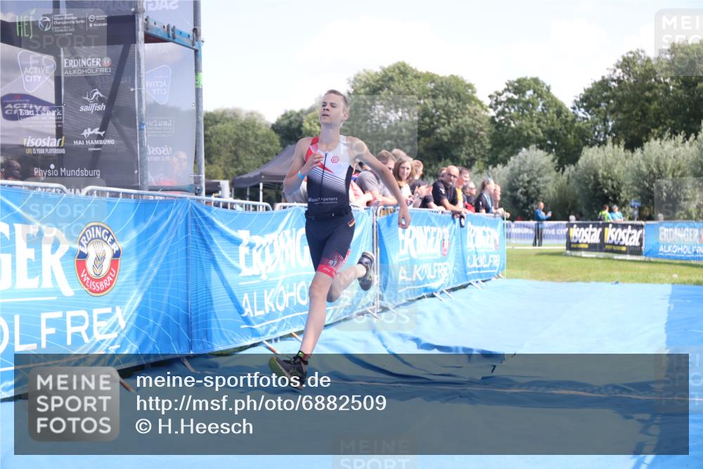 25.08.2024 - Elbe Triathlon Hamburg H.Heesch http://msf.ph/oto/6882509 25.08.2024 12:48:38 Ziel 1757 meine-sportfotos.de