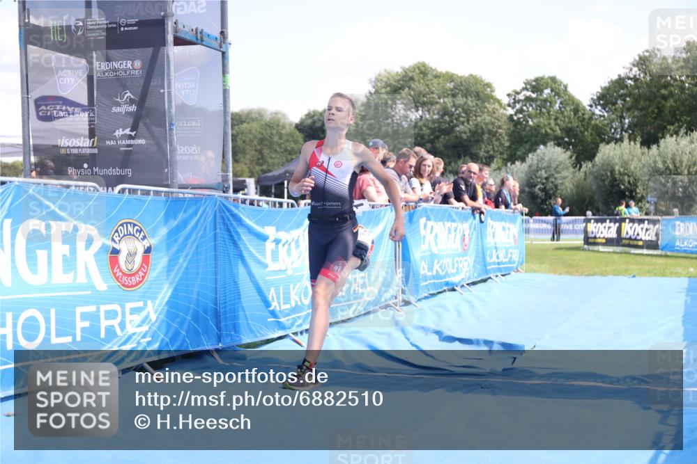 25.08.2024 - Elbe Triathlon Hamburg H.Heesch http://msf.ph/oto/6882510 25.08.2024 12:48:38 Ziel 1757 meine-sportfotos.de
