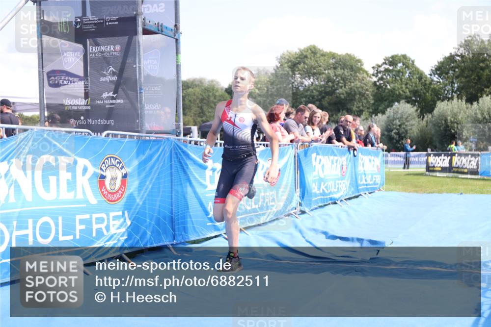 25.08.2024 - Elbe Triathlon Hamburg H.Heesch http://msf.ph/oto/6882511 25.08.2024 12:48:38 Ziel 1757 meine-sportfotos.de