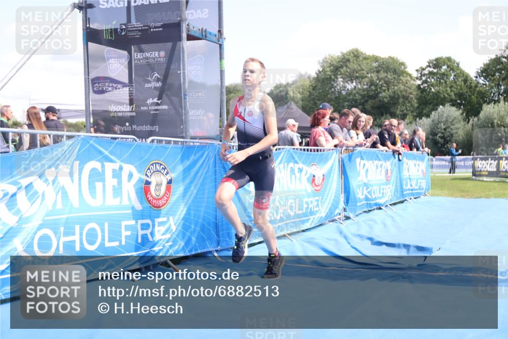 25.08.2024 - Elbe Triathlon Hamburg H.Heesch http://msf.ph/oto/6882513 25.08.2024 12:48:38 Ziel 1757 meine-sportfotos.de