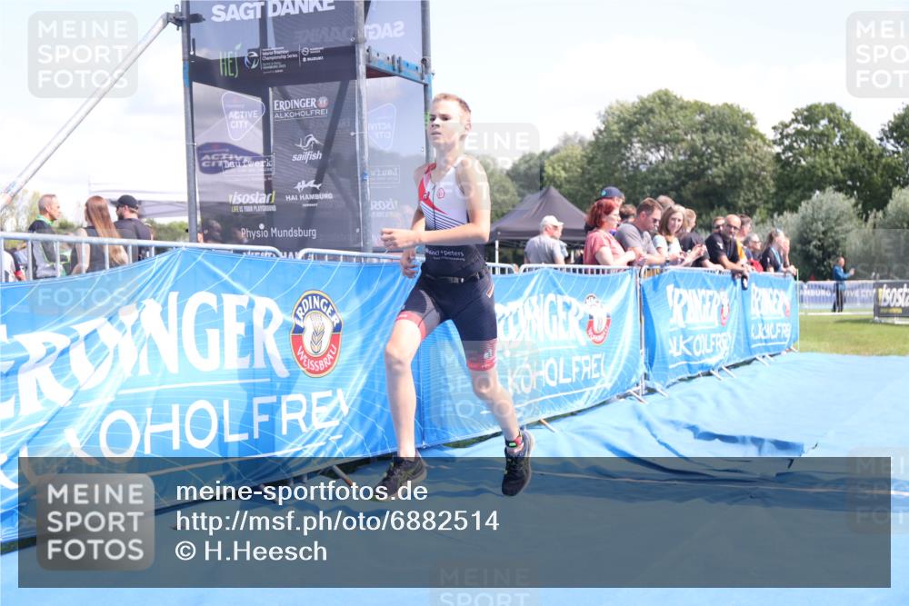 25.08.2024 - Elbe Triathlon Hamburg H.Heesch http://msf.ph/oto/6882514 25.08.2024 12:48:38 Ziel 1757 meine-sportfotos.de